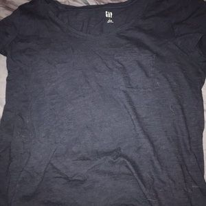 Gap scoop neck shirt